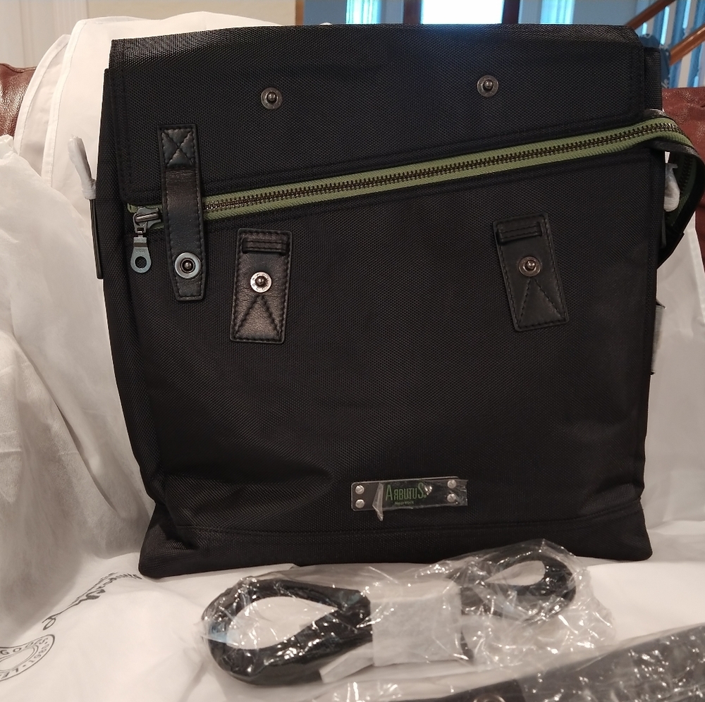 Arbutus New York Men's Bag